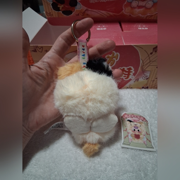 Baby Three Cupid Vinyl Plush Toy Series Pendant. Confirmed Calico Cat Boba Eyes - Picture 2 of 9